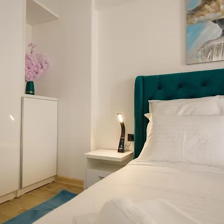 Castelana Infinity Pool&spa Mamaia Nord Apartamento