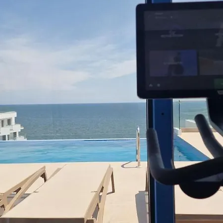 Castelana Infinity Pool&spa Mamaia Nord *