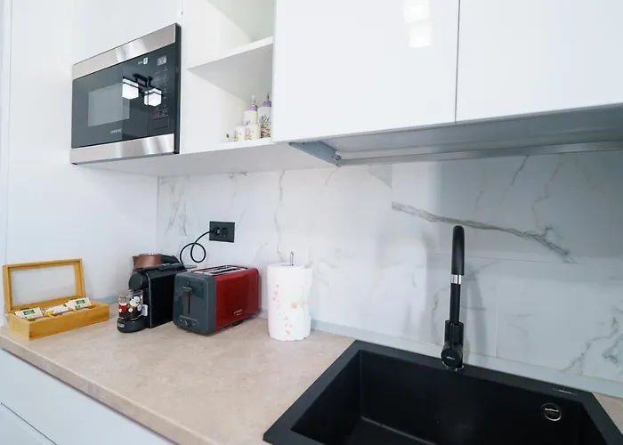 Castelana Infinity Pool&spa Mamaia Nord Năvodari