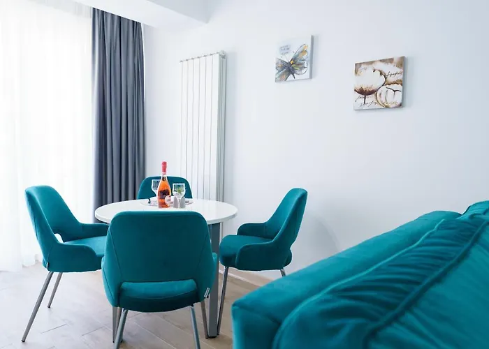 Castelana Infinity Pool&spa Mamaia Nord