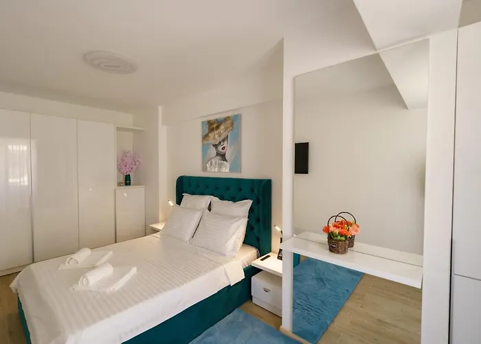 Castelana Infinity Pool&spa Mamaia Nord Năvodari