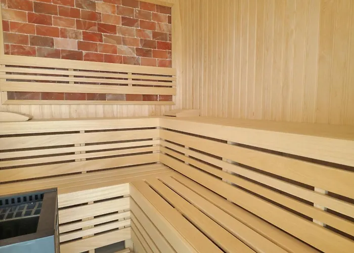 Castelana Infinity Pool&spa Mamaia Nord