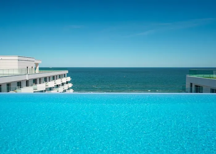 Castelana Infinity Pool&spa Mamaia Nord