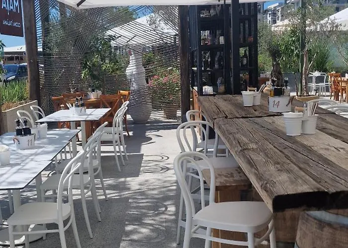 Castelana Infinity Pool&spa Mamaia Nord *