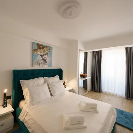 Castelana Infinity Pool&spa Mamaia Nord Апартаменты *