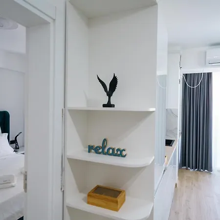 Castelana Infinity Pool&spa Mamaia Nord Апартаменты Нэводари