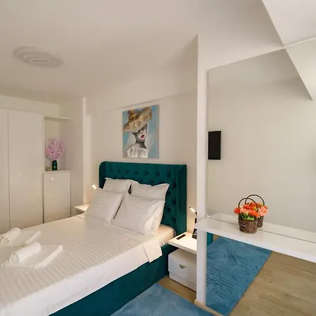 Castelana Infinity Pool&spa Mamaia Nord Нэводари