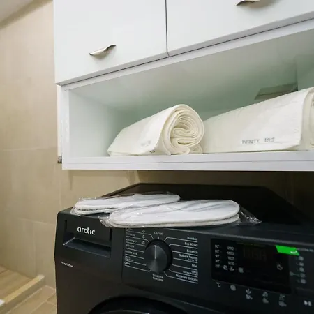 Castelana Infinity Pool&spa Mamaia Nord Нэводари