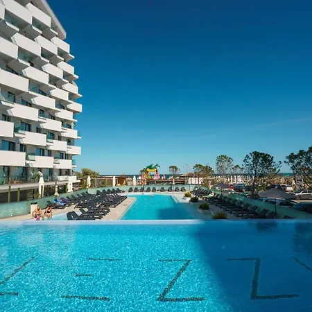 Castelana Infinity Pool&spa Mamaia Nord Нэводари