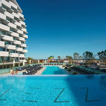 Castelana Infinity Pool&spa Mamaia Nord Navodari