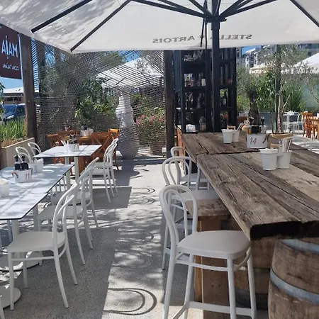 Castelana Infinity Pool&spa Mamaia Nord *